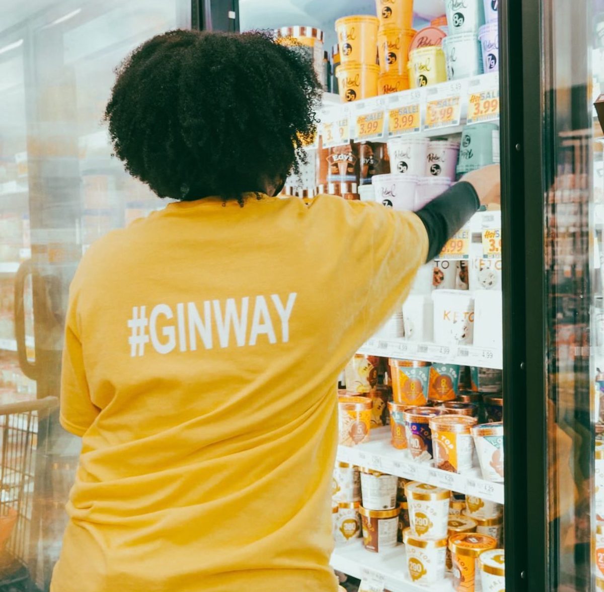 Shopper picking up a grocery order